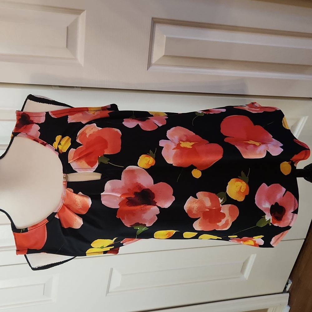 Spense, Excellent Condition, Women's Top. Size Medium, Colorful floral